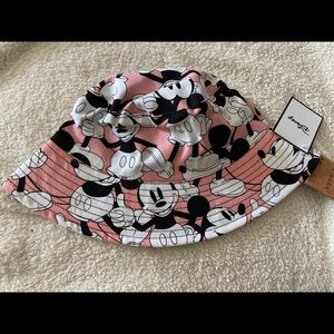 DISNEY Mickey Mouse bucket hat OS NWT